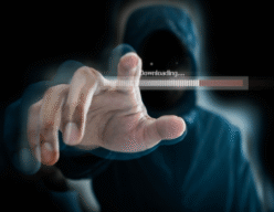 Cyberoszuści często wysyłają e-maile phishingowe z tanimi wycieczkami lub przelotami. Koniecznie zachowaj czujność przy tego typu ofertach, zwłaszcza jeśli nastawiasz się na znalezienie taniej wycieczki.